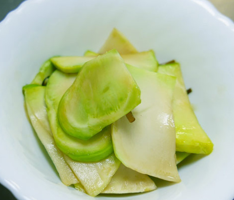 ザーサイの茎のサラダ